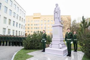 Освящен памятник Преподобному Сергию Радонежскому в Военной академии связи