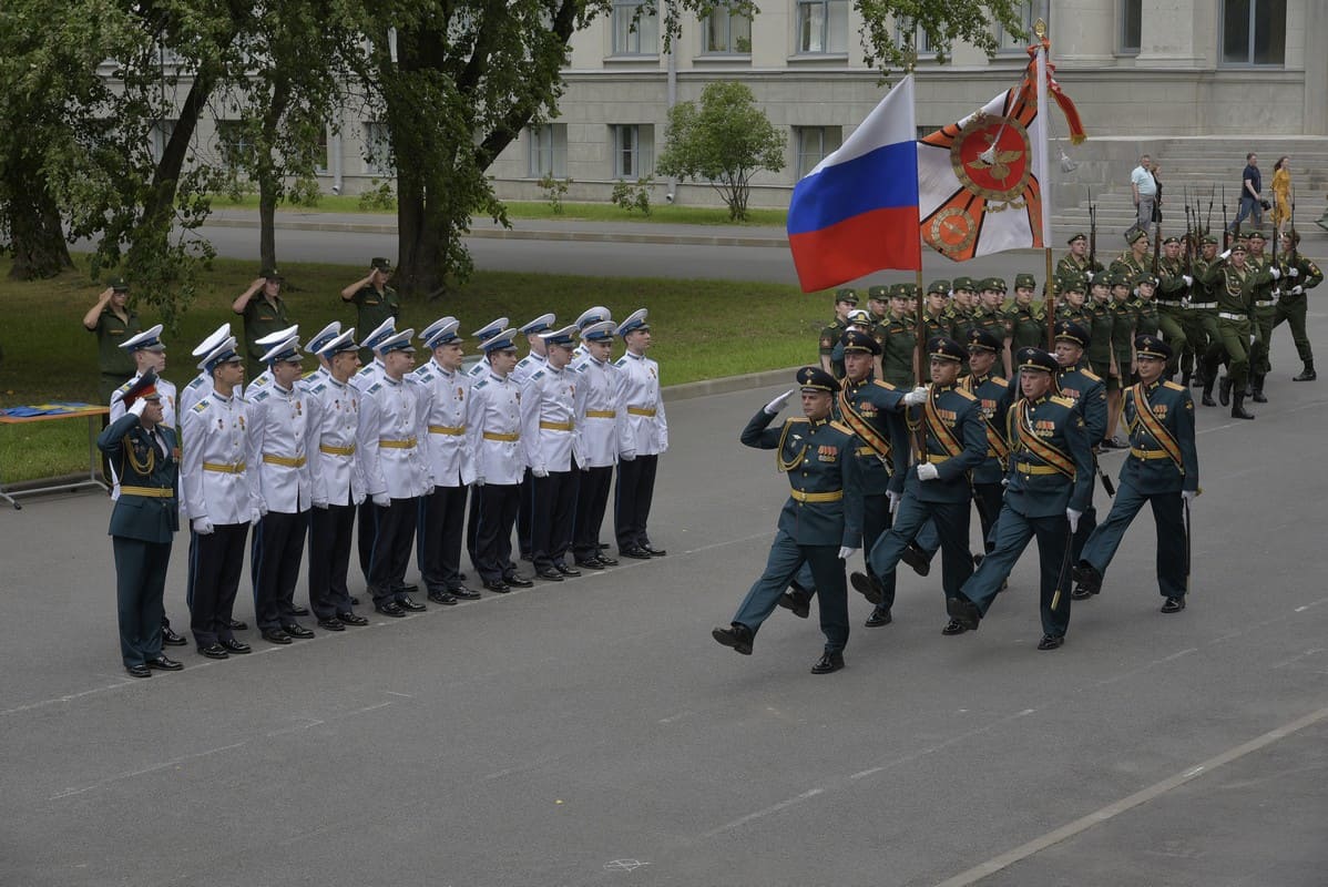 Академия связи. Военная Академия связи Санкт-Петербург выпуск 2019. Военная Академия связи Санкт-Петербурга 2021. Выпуск военной Академии связи 2021. Военная Академия связи 84 военный городок.